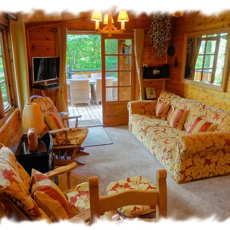 Blelham Tarn Rustic In Tranquil Woodland アンブルサイド