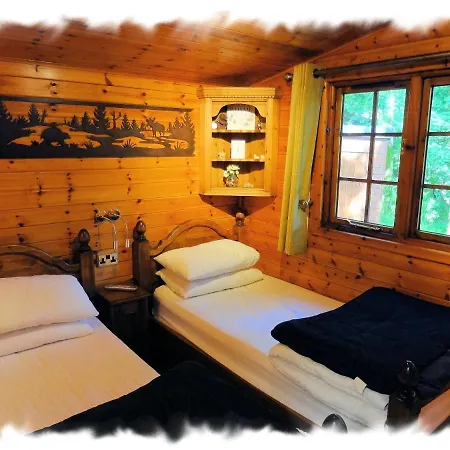 Blelham Tarn Rustic In Tranquil Woodland アンブルサイド