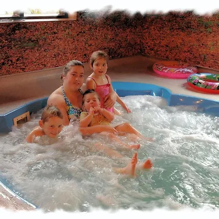 Blelham Tarn Rustic In Tranquil Woodland Holiday home *