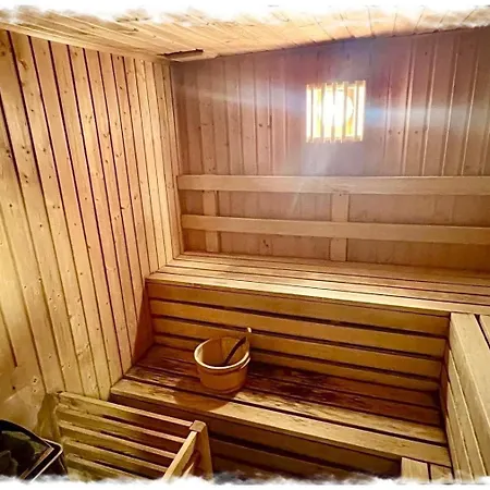 Feriehus Blelham Tarn Rustic In Tranquil Woodland *