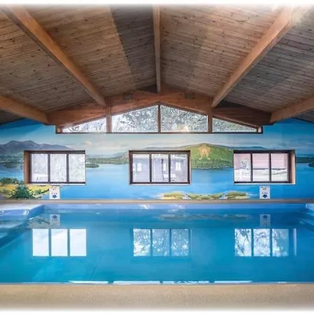 Semesterbostad Blelham Tarn Rustic In Tranquil Woodland *