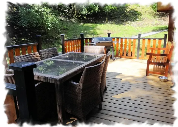 Blelham Tarn Rustic In Tranquil Woodland *