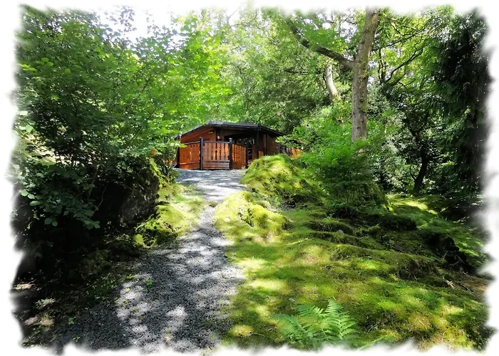 בית נופש Blelham Tarn Rustic In Tranquil Woodland אמבלסייד