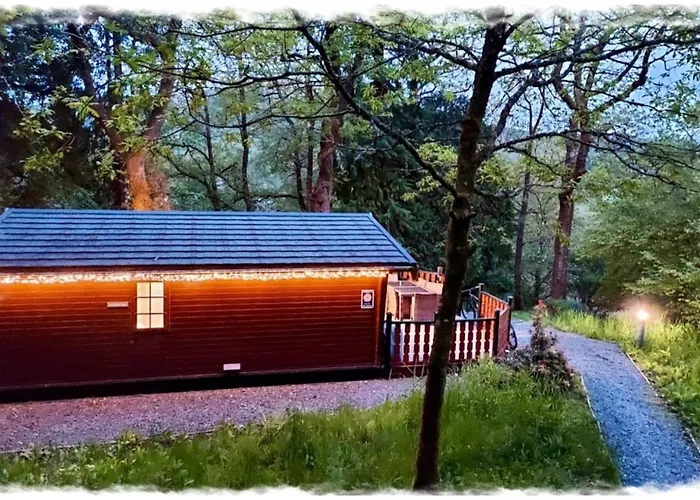 Blelham Tarn Rustic In Tranquil Woodland *