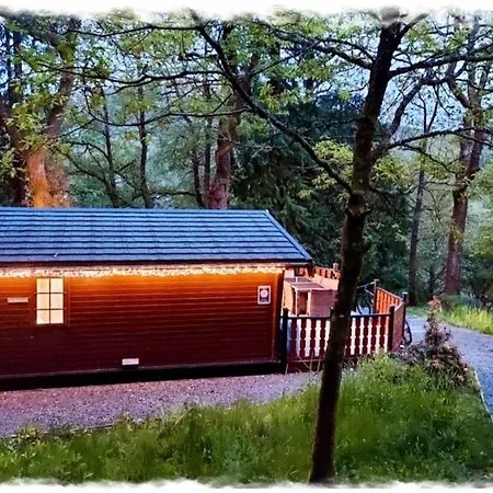Blelham Tarn Rustic In Tranquil Woodland *